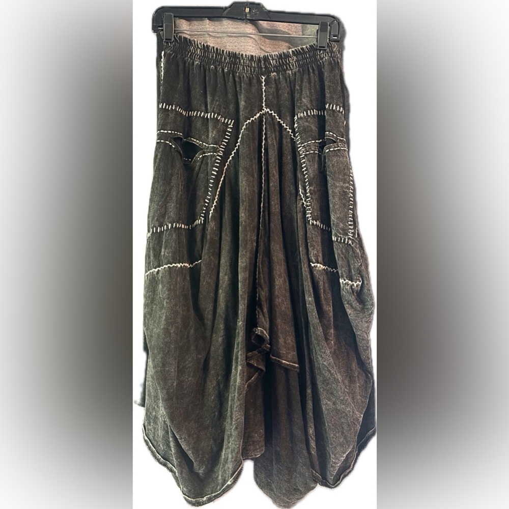Stylish Brown Skirt with Stitch Detailing